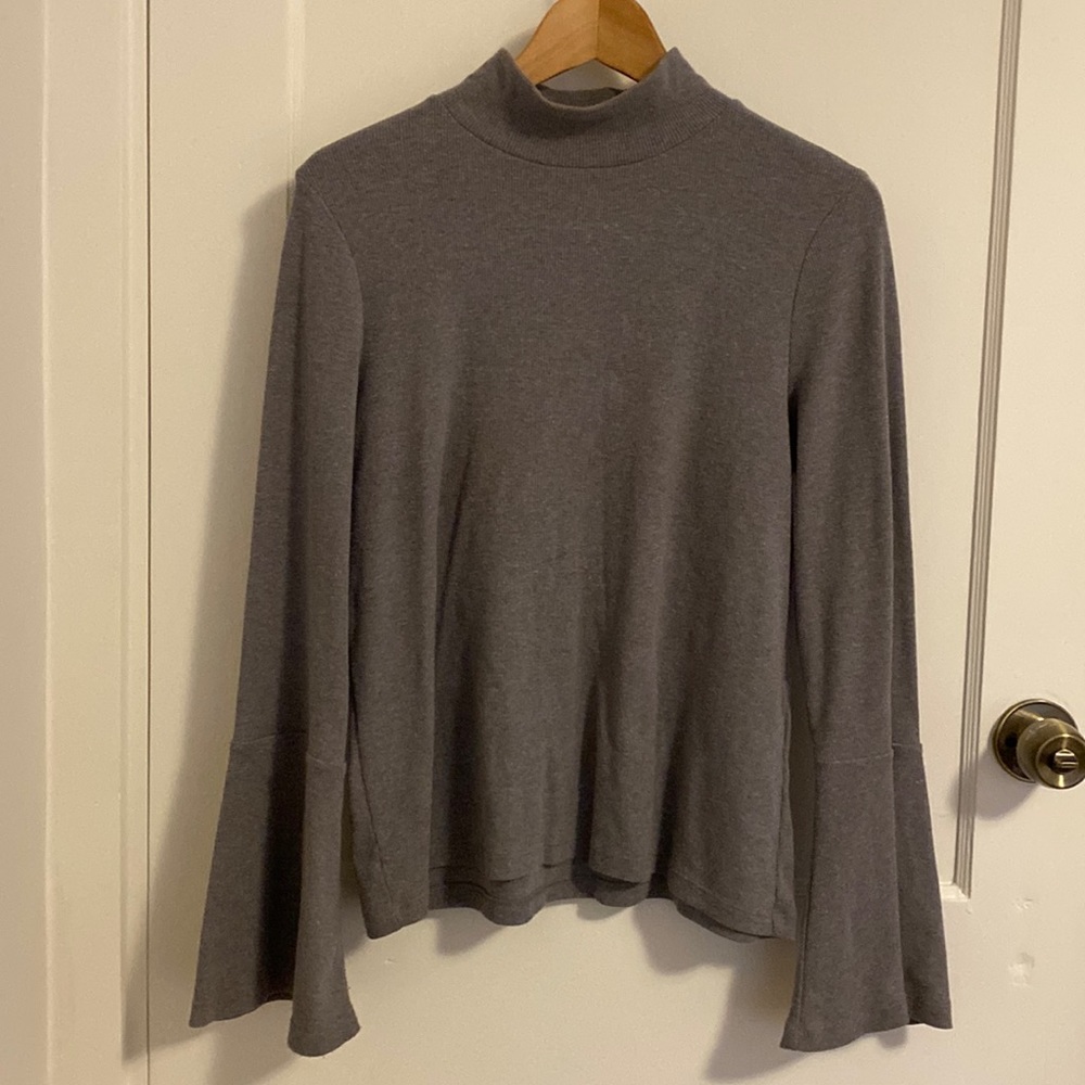 Oak and fort bell sleeve top